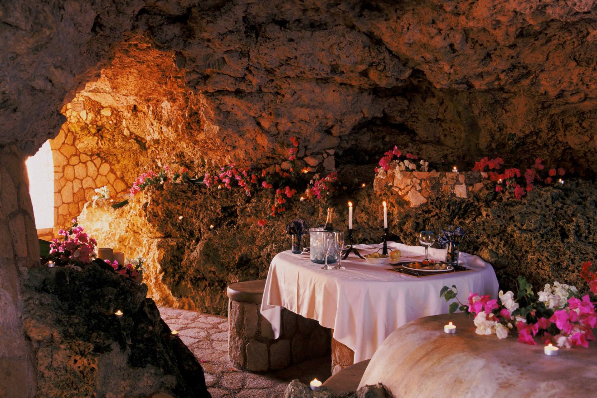 the caves negril dining
